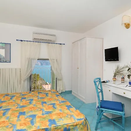 Maria Luigia Bed and Breakfast 2*